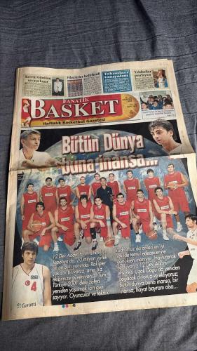 FANATİK BASKET HAFTALIK BASKETBOL GAZETESİ TURKISH NEWSPAPER - DOĞUM GÜNÜ HEDİYESİ  - TAM TAKIM EKSİKSİZ GAZETE  15-21AĞUSTOS  2006 SAYI : 507 -  KEREM GÖNLÜM SAVAŞA HAZIR - FİKSTÜRLER BELİRLENDİ TAKIMLARI TANIYALIM - YILDIZLAR PARLIOR - HAFTALIK BASKETBOL GAZETESİ - BÜTÜN DÜNYA BUNA İNANSA - PERDE AÇILIYOR! - DÜNYA ŞAMPİYONASI MAÇ PROGRAMI BAŞLIYOR... - A GRUBU - B GRUBU - C GRUBU - D GRUBU - DÜNYA REKORLARI - EN ÇOK SAYI ATAN OYUNCU - MAÇTA EN ÇOK SAYI ATAN OYUNCU - EN ÇOK MADALYA KAZANAN OYUNCU - MADALYA SIRALAMASI - BASKETBOL DÜNYASINDAN - KORE'DE 'DEV'LEŞTİK - FİNAL HAFTASI - EFES KRALLIĞI - ENDER, EFES'LE YOL AYRIMINDA - KULÜP ARAYIŞINDA - İTALYA YOLCUSU - BEYKOZSPOR'DA BAYÜLKEN DEVRİ - YEP YENİ BİR YÖNETİM - KEREM GÖNLÜM - ENDER ARSLAN - ENDER - ENGİN KATTANALP - ZEKI CAN - İHSAN BAYÜLKEN - BURÇİN BADEM - MEHMET BATURALP - KEREM GÖNLÜM - ÜMİT AVCI - MİTHAT DEMİREL - BATTAL DURUSEL - WILLINGHAM - TURKAY YENER - İSMET BADEM - HARRINGTON - AM TELLEM - MELO - REGGIE EVANS - DUNLEAVY