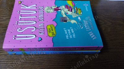 üşütük kızın günlüğü -yeni bir hayat-yenilmez kızlar ortalığı karıştırıyor 1-2 Cilt Takım