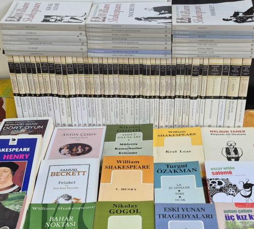 Tiyatro Kitapları ve Tragedyalar