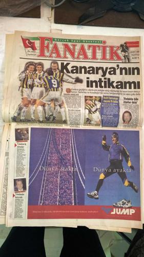 FANATİK SPOR GAZETESİ - TURKISH NEWSPAPER - DOĞUM GÜNÜ HEDİYESİ  - EKSİKSİZ TAM TAKIM GAZETE - 8 ŞUBAT 1999 - SAYI: 1177 - İSMET TONGO - OĞUZ DİZER - TURAN YÜCEL - METİN TÜKENMEZ - YALÇIN DUMER - CENGİZ KAPTAN - GERÇEK SPOR GAZETESİ - FANATİK - BU VATAN HEPİMİZİN - ARİF-HAGİ ASLAN BAŞTACI - YAŞLI KURT ŞOV YAPTI - CİM BOM’U HAGİ SIRTLADI - SOK TRABZON KOMADA - JUVENTUS 4-2 YENİLDİ LİPPİ KOVULDU - RECEP DURDU MURAT COŞTU - KALECİ ŞENOL FARKI ÖNLEDİ - KUL VE AKTÜRK İSTİFA ETTİLER - ALKIŞLAR HAGİ’YE - JESSY AFFETMEZ - TUGAY NEREDE - RESİM GİBİ GOLLER - DOĞUM GÜNÜ - TELEVOLE GECESİ - YİNE AYNI ŞARKI - HAGİ 12 GOLÜ ŞÜKÜR’Ü YAKALADI - HEPSİ DEVLEŞTİ - HAKAN’DAN ŞANSSIZLIK - GÜNÜN ADAMI HAGİ - KRALLIKTA GÖZÜM YOK - TUGAY’A MAKAS - TRABZONSPOR - GALATASARAY - FENERBAHÇE - BEŞİKTAŞ - KOCAELİSPOR - ALTAY - ADANASPOR - KARABÜKSPOR - BURSASPOR - ANTALYASPOR - SAKARYASPOR - ERZURUMSPOR - GENÇLERBİRLİĞİ - SAMSUNSPOR - ANKARAGÜCÜ - GALATASARAY 5-0 BURSASPOR - TRABZONSPOR 0-3 ALTAY - SAKARYASPOR 6-2 GA