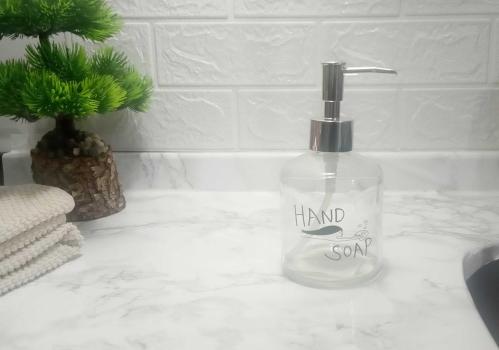 CAM SIVI SABUNLUK,EL SABUNU YAZILI 300ML BANYO SETİ  7,6X15,5CM