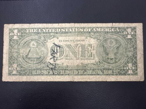 ABD 1 Dolar 1988. Haliyle. Arka Yüzde Yazı Vardır.