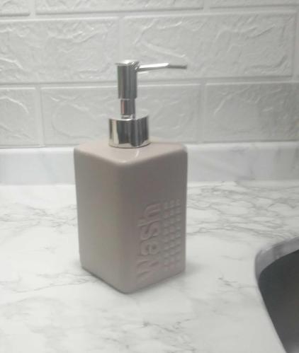 SERAMİK SIVI SABUNLUK BEJ MODERN 7X7X17CM 300ML BANYO SETİ