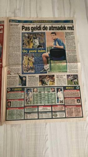 FOTOMAÇ SPOR GAZETESİ - TURKISH NEWSPAPER - DOĞUM GÜNÜ HEDİYESİ  - EKSİKSİZ TAM TAKIM GAZETE -1 EYLÜL 2002 PAZAR  HAKAN ŞÜKÜR - FATİH TERİM - HAKAN ÜNSAL - CHRISTIAN CORREA DIONISIO - ARİF ERDEM - ÜMİT KARAN - FAZLI TAN - FATİH TEKKE - WERNER LORANT - OĞUZ ÇETİN - AZİZ YILDIRIM - WASHINGTON - REVIVO - SERHAT AKIN - PASCAL NOUMA - DANIEL PANCU - TAYFUR HAVUTÇU - OSCAR CORDOBA - ÜMİT ÖZAT - HAYDAR PINARCI - DENİZ DERİNSU  HAKAN ŞÜKÜR’E TERİM TOKADI (GALATASARAY’A BEDAVA GELMEK İSTEDİ, TERİM REDDETTİ) - GALATASARAY-MALATYASPOR 2-2 (ARİF VE ÜMİT KARAN’IN GOLLERİ, FAZLI’NIN İKİ GOLÜYLE MALATYA BERABERLİĞİ ALDI) - TERİM’DEN FUTBOLCULARA FIRÇA (TELAŞLI OYUN ELEŞTİRİSİ) - TRABZONSPOR’UN İLK GALİBİYETİ (FATİH TEKKE’NİN GOLÜYLE) - BEŞİKTAŞ LİDERLİK YOLUNDA (PANCU VE TAYFUR’UN GOLLERİ, NOUMA TRİBÜNLERİ İNLETTİ) - FENERBAHÇE’DE BARIŞ (LORANT-ÇETİN İKİLİSİ DEVAM, DENİZLİSPOR MAÇINA ODAKLANILDI) - LORANT: “TARAFTAR İÇİN ÜZGÜNÜM, BİR DAHA OLMAYACAK” - FENERBAHÇE’DE TRANSFERDE SÜRPRİZ YOK (GUIGOU İDDİ