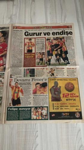 FOTOMAÇ SPOR GAZETESİ - TURKISH NEWSPAPER - DOĞUM GÜNÜ HEDİYESİ  - EKSİKSİZ TAM TAKIM GAZETE -2 EYLÜL 2002 PAZARTESİ  WASHINGTON - WERNER LORANT - OĞUZ ÇETİN - AZİZ YILDIRIM - HAKAN ŞÜKÜR - FATİH TERİM - HAKAN ÜNSAL - CHRISTIAN CORREA DIONISIO - FELİPE - ARİF ERDEM - ÜMİT KARAN - PASCAL NOUMA - DANIEL PANCU - TAYFUR HAVUTÇU - OSCAR CORDOBA - SERGEN YALÇIN - AHMET DURSUN - AHMET YILDIRIM - MİRCEA LUCESCU - İLHAN MANSIZ - YAŞAR YALÇIN - HAYDAR PINARCI - SÜLEYMAN GÜLTEKİN  FENERBAHÇE-DENİZLİSPOR 3-2 (WASHINGTON HAT-TRICK, SON DAKİKALARDA YENİLEN GOLLER, TRİBÜNLERİN ISLIĞI) - FENERBAHÇE’DE BARIŞ (LORANT-ÇETİN İKİLİSİ DEVAM, KRİZ ÇÖZÜLDÜ) - LORANT: “TARAFTAR İÇİN ÜZGÜNÜM, BİR DAHA OLMAYACAK” - FENERBAHÇE’DE TRANSFERDE SÜRPRİZ YOK (GUIGOU İDDİASI GERÇEKLEŞMEDİ, OCAK’A KADAR BEKLEME) - UEFA KUPASI’NDA RAKİP AIK SOLNA (DEFANS OYUNCUSU LUCIC LEEDS’E GİTTİ) - HAKAN ŞÜKÜR İŞSİZ (TERİM VETO ETTİ, 1 OCAK’A KADAR TAKIMSIZ) - GALATASARAY’DA GURUR VE ENDİŞE (9 OYUNCU MİLLİ TAKIMDA, TERİM: “LİGE VERİLE