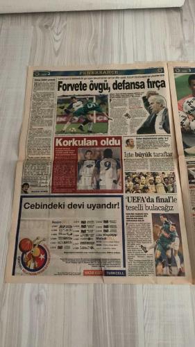 FOTOMAÇ SPOR GAZETESİ - TURKISH NEWSPAPER - DOĞUM GÜNÜ HEDİYESİ  - EKSİKSİZ TAM TAKIM GAZETE -3 EYLÜL 2002 SALI  WASHINGTON - WERNER LORANT - OĞUZ ÇETİN - AZİZ YILDIRIM - HAKAN ÜNSAL - CHRISTIAN CORREA DIONISIO - FELİPE - ARİF ERDEM - ÜMİT KARAN - BALİÇ - PINTO - PASCAL NOUMA - DANIEL PANCU - TAYFUR HAVUTÇU - OSCAR CORDOBA - SERGEN YALÇIN - AHMET DURSUN - AHMET YILDIRIM - MİRCEA LUCESCU - TROND SOLLIED - RUNE LANGE - MENDOZA - YAŞAR YALÇIN - HAYDAR PINARCI - SÜLEYMAN GÜLTEKİN  FOTOMAÇ BRUGGE KAMPINDA (SOLLIED: “GALATASARAY BARCELONA’DAN DAHA GÜÇLÜ”) - WASHINGTON: “DAHA ÇOK ATACAĞIM” (DENİZLİSPOR’A 3 GOL, FENERBAHÇE’Yİ HAYATA DÖNDÜRDÜ) - LORANT KURTULDU (DENİZLİ GALİBİYETİYLE YÖNETİM RAHATLADI) - FENERBAHÇE’DE MORAL TAZELENDİ (CAMİA ZOR GÜNLERE DAHA GÜVENLE BAKIYOR) - 12 DEV ADAM İSPANYA’YA YENİLDİ (87-64, ÇEYREK FİNAL UMUTLARI MUCİZELERE KALDI) - BESİKTAŞ’TA LUCESCU’DAN SÜRPRİZ (FUTBOLCULARA 3 GÜN İZİN, SONRA YOĞUN ANTRENMAN) - PASCAL NOUMA: “ASLINDA BEBEK GİBİYİM” (DERGİYE RÖPORTAJ, T