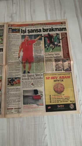 FOTOMAÇ SPOR GAZETESİ - TURKISH NEWSPAPER - DOĞUM GÜNÜ HEDİYESİ  - EKSİKSİZ TAM TAKIM GAZETE -3 EYLÜL 2002 SALI  WASHINGTON - WERNER LORANT - OĞUZ ÇETİN - AZİZ YILDIRIM - HAKAN ÜNSAL - CHRISTIAN CORREA DIONISIO - FELİPE - ARİF ERDEM - ÜMİT KARAN - BALİÇ - PINTO - PASCAL NOUMA - DANIEL PANCU - TAYFUR HAVUTÇU - OSCAR CORDOBA - SERGEN YALÇIN - AHMET DURSUN - AHMET YILDIRIM - MİRCEA LUCESCU - TROND SOLLIED - RUNE LANGE - MENDOZA - YAŞAR YALÇIN - HAYDAR PINARCI - SÜLEYMAN GÜLTEKİN  FOTOMAÇ BRUGGE KAMPINDA (SOLLIED: “GALATASARAY BARCELONA’DAN DAHA GÜÇLÜ”) - WASHINGTON: “DAHA ÇOK ATACAĞIM” (DENİZLİSPOR’A 3 GOL, FENERBAHÇE’Yİ HAYATA DÖNDÜRDÜ) - LORANT KURTULDU (DENİZLİ GALİBİYETİYLE YÖNETİM RAHATLADI) - FENERBAHÇE’DE MORAL TAZELENDİ (CAMİA ZOR GÜNLERE DAHA GÜVENLE BAKIYOR) - 12 DEV ADAM İSPANYA’YA YENİLDİ (87-64, ÇEYREK FİNAL UMUTLARI MUCİZELERE KALDI) - BESİKTAŞ’TA LUCESCU’DAN SÜRPRİZ (FUTBOLCULARA 3 GÜN İZİN, SONRA YOĞUN ANTRENMAN) - PASCAL NOUMA: “ASLINDA BEBEK GİBİYİM” (DERGİYE RÖPORTAJ, T