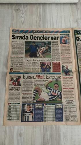 FOTOMAÇ SPOR GAZETESİ - TURKISH NEWSPAPER - DOĞUM GÜNÜ HEDİYESİ  - EKSİKSİZ TAM TAKIM GAZETE -3 EYLÜL 2002 SALI  WASHINGTON - WERNER LORANT - OĞUZ ÇETİN - AZİZ YILDIRIM - HAKAN ÜNSAL - CHRISTIAN CORREA DIONISIO - FELİPE - ARİF ERDEM - ÜMİT KARAN - BALİÇ - PINTO - PASCAL NOUMA - DANIEL PANCU - TAYFUR HAVUTÇU - OSCAR CORDOBA - SERGEN YALÇIN - AHMET DURSUN - AHMET YILDIRIM - MİRCEA LUCESCU - TROND SOLLIED - RUNE LANGE - MENDOZA - YAŞAR YALÇIN - HAYDAR PINARCI - SÜLEYMAN GÜLTEKİN  FOTOMAÇ BRUGGE KAMPINDA (SOLLIED: “GALATASARAY BARCELONA’DAN DAHA GÜÇLÜ”) - WASHINGTON: “DAHA ÇOK ATACAĞIM” (DENİZLİSPOR’A 3 GOL, FENERBAHÇE’Yİ HAYATA DÖNDÜRDÜ) - LORANT KURTULDU (DENİZLİ GALİBİYETİYLE YÖNETİM RAHATLADI) - FENERBAHÇE’DE MORAL TAZELENDİ (CAMİA ZOR GÜNLERE DAHA GÜVENLE BAKIYOR) - 12 DEV ADAM İSPANYA’YA YENİLDİ (87-64, ÇEYREK FİNAL UMUTLARI MUCİZELERE KALDI) - BESİKTAŞ’TA LUCESCU’DAN SÜRPRİZ (FUTBOLCULARA 3 GÜN İZİN, SONRA YOĞUN ANTRENMAN) - PASCAL NOUMA: “ASLINDA BEBEK GİBİYİM” (DERGİYE RÖPORTAJ, T