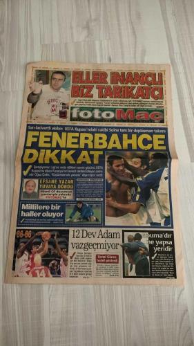 FOTOMAÇ SPOR GAZETESİ - TURKISH NEWSPAPER - DOĞUM GÜNÜ HEDİYESİ  - EKSİKSİZ TAM TAKIM GAZETE -4 EYLÜL 2002 ÇARŞAMBA  ARİF ERDEM - MONDRAGON - PASCAL NOUMA - WERNER LORANT - OĞUZ ÇETİN - AZİZ YILDIRIM - HAKAN ÜNSAL - CHRISTIAN CORREA DIONISIO - FELİPE - ÜMİT KARAN - BALİÇ - PINTO - SERGEN YALÇIN - TAYFUR HAVUTÇU - OSCAR CORDOBA - AHMET DURSUN - AHMET YILDIRIM - MİRCEA LUCESCU - ŞENOL GÜNEŞ - HÜSNÜ ÇİL - YAŞAR YALÇIN - SÜLEYMAN GÜLTEKİN  ARİF’TEN ÇARPICI AÇIKLAMALAR (“CUMA NAMAZINA GİDİYORUZ DİYE TARİKATÇI DAMGASI YİYORUZ, İNANMAK SUÇ MU?”) - GALATASARAY’DA REKABET (CHRISTIAN’İN GELİŞİYLE FORVETTE YARIŞ, ARİF: “BEN HER ZAMAN ÇALIŞIRIM”) - ARİF: “REAL SOCIEDAD’A GİTMEK BÜYÜK HATAYDI” - FENERBAHÇE’NİN UEFA KUPASI RAKİBİ AIK SOLNA (DEPLASMANDA GÜÇLÜ, OĞUZ ÇETİN: “KÜÇÜMSERSEK YANARIZ”) - FENERBAHÇE’DE MORAL (DENİZLİ GALİBİYETİYLE LORANT VE WASHINGTON RAHATLADI) - 12 DEV ADAM ANGOLA’YI EZDİ (ÇEYREK FİNAL UMUDU SÜRÜYOR, BUGÜN YUGOSLAVYA MAÇI) - ŞENOL GÜNEŞ: “SLOVAKYA’YI YENEREK HEDEFİ BÜYÜTMEL