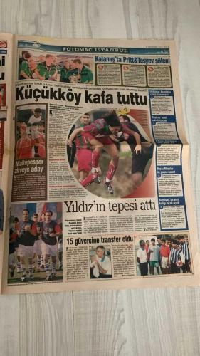 FOTOMAÇ SPOR GAZETESİ - TURKISH NEWSPAPER - DOĞUM GÜNÜ HEDİYESİ  - EKSİKSİZ TAM TAKIM GAZETE -4 EYLÜL 2002 ÇARŞAMBA  ARİF ERDEM - MONDRAGON - PASCAL NOUMA - WERNER LORANT - OĞUZ ÇETİN - AZİZ YILDIRIM - HAKAN ÜNSAL - CHRISTIAN CORREA DIONISIO - FELİPE - ÜMİT KARAN - BALİÇ - PINTO - SERGEN YALÇIN - TAYFUR HAVUTÇU - OSCAR CORDOBA - AHMET DURSUN - AHMET YILDIRIM - MİRCEA LUCESCU - ŞENOL GÜNEŞ - HÜSNÜ ÇİL - YAŞAR YALÇIN - SÜLEYMAN GÜLTEKİN  ARİF’TEN ÇARPICI AÇIKLAMALAR (“CUMA NAMAZINA GİDİYORUZ DİYE TARİKATÇI DAMGASI YİYORUZ, İNANMAK SUÇ MU?”) - GALATASARAY’DA REKABET (CHRISTIAN’İN GELİŞİYLE FORVETTE YARIŞ, ARİF: “BEN HER ZAMAN ÇALIŞIRIM”) - ARİF: “REAL SOCIEDAD’A GİTMEK BÜYÜK HATAYDI” - FENERBAHÇE’NİN UEFA KUPASI RAKİBİ AIK SOLNA (DEPLASMANDA GÜÇLÜ, OĞUZ ÇETİN: “KÜÇÜMSERSEK YANARIZ”) - FENERBAHÇE’DE MORAL (DENİZLİ GALİBİYETİYLE LORANT VE WASHINGTON RAHATLADI) - 12 DEV ADAM ANGOLA’YI EZDİ (ÇEYREK FİNAL UMUDU SÜRÜYOR, BUGÜN YUGOSLAVYA MAÇI) - ŞENOL GÜNEŞ: “SLOVAKYA’YI YENEREK HEDEFİ BÜYÜTMEL