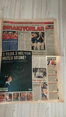 FOTOMAÇ SPOR GAZETESİ - TURKISH NEWSPAPER - DOĞUM GÜNÜ HEDİYESİ  - EKSİKSİZ TAM TAKIM GAZETE -6 EYLÜL 2002 CUMA  AZİZ YILDIRIM - WERNER LORANT - OĞUZ ÇETİN - HAİM REVIVO - OĞÜN TEMİZKANOĞLU - OKTAY DERELİOĞLU - SERHAT AKIN - MUSTAFA DOĞAN - WASHINGTON - RECEP - YUSUF - JOHNSON - CEM KARACA - ŞENOL GÜNEŞ - HASAN ŞAŞ - FATİH TERİM - MEHMET - KALEFİN - ANNA KOURNIKOVA - ENRIQUE IGLESIAS - RONALDO - EMRE BELÖZOĞLU - OKAN BURUK - FİKRET ORMAN - SERGEN YALÇIN - PASCAL NOUMA - İBRAHİM ÜZÜLMEZ - BAYRAM - SERDAR - METİN TOKAT - YILDIRIM DEMİRÖREN - HÜSNÜ ÇİL - VAHAP HACIOĞLU - SÜLEYMAN GÜLTEKİN  CİMBOM’UN BÜYÜK SIRRI (GALATASARAY’IN BAŞARISI ŞUTLARINDA GİZLİ) - FENERBAHÇE AKILLANDI (GAZİANTEPSPOR, MALATYA, SOLNA VE GALATASARAY ÖNCESİ SIKIYÖNETİM, İDMANLAR BASINA KAPANDI, KAPTANLARA ULTİMATOM) - LORANT’TAN SIKIYÖNETİM (PAF TAKIMI MAÇI BİLE BASINA KAPATILDI, REVIVO VE OĞÜN UYARILDI) - OKTAY-SERHAT GERGİNLİĞİ DONDURULDU (PAS TARTIŞMASI, MİLLİ TAKIM DÖNÜŞÜNDE KONUŞULACAK) - SAMANDIRA’DA GRİP SALGIN
