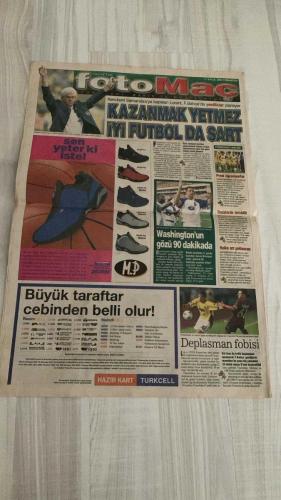 FOTOMAÇ SPOR GAZETESİ - TURKISH NEWSPAPER - DOĞUM GÜNÜ HEDİYESİ  - EKSİKSİZ TAM TAKIM GAZETE -7 EYLÜL 2002 CUMARTESİ  ARİEL ORTEGA - HAİM REVIVO - YUSUF ŞİMŞEK - WERNER LORANT - OĞUZ ÇETİN - AZİZ YILDIRIM - WASHINGTON - RECEP - JOHNSON - MUSTAFA ORHAN - CEM KARACA - ŞENOL GÜNEŞ - HASAN ŞAŞ - FATİH TERİM - SERGEN YALÇIN - PASCAL NOUMA - TAYFUR HAVUTÇU - OSCAR CORDOBA - AHMET DURSUN - AHMET YILDIRIM - MİRCEA LUCESCU - İBRAHİM ÜZÜLMEZ - BAYRAM - SERDAR - METİN TOKAT - YILDIRIM DEMİRÖREN - SÜREYYA AYHAN - VAHAP HACIOĞLU - SÜLEYMAN GÜLTEKİN  ORTEGA REVIVO’YU SARSTI (TRANSFERİN YANSIMALARI, REVIVO’NUN FORMA ŞANSI TEHLİKEDE) - FENERBAHÇE’DE LORANT SAĞLAM DURUYOR (SAMANDIRA’YA KAPANDI, PRES ÇALIŞMALARI, KAPTANLARA ULTİMATOM) - WASHINGTON: “90 DAKİKA OYNAMAK İSTİYORUM” (ŞİMDİYE KADAR HEP SONRADAN GİRDİ, ARTIK TAM MAÇ BEKLİYOR) - FENERBAHÇE’DE DEPLASMAN FOBİSİ (SON 23 MAÇTA SADECE 9 GALİBİYET, AVRUPA’DA 1996’DAN BERİ DIŞ SAHADA KAZANAMADI) - A MİLLİ TAKIM SLOVAKYA MAÇINA HAZIR (ŞENOL GÜNEŞ: “DÜN