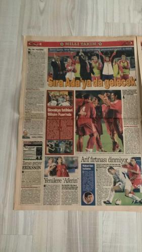 FOTOMAÇ SPOR GAZETESİ - TURKISH NEWSPAPER - DOĞUM GÜNÜ HEDİYESİ  - EKSİKSİZ TAM TAKIM GAZETE -9 EYLÜL 2002 PAZARTESİ  WERNER LORANT - OĞUZ ÇETİN - İLYAS TÜFEKÇİ - AZİZ YILDIRIM - ŞENOL GÜNEŞ - HAKAN ÜNSAL - ARİF ERDEM - ERGÜN PENBE - HASAN ŞAŞ - YUSUF ŞİMŞEK - HAİM REVIVO - SERGEN YALÇIN - PASCAL NOUMA - OSCAR CORDOBA - AHMET DURSUN - AHMET YILDIRIM - MİRCEA LUCESCU - RONALDO - YILDIRIM DEMİRÖREN - YAŞAR YALÇIN - SÜLEYMAN GÜLTEKİN  FENERBAHÇE’DE LORANT-İLYAS TÜFEKÇİ KRİZİ (YÖNETİMİN EL KOYMASINA RAĞMEN LORANT’IN ISRARLARI) - A MİLLİ TAKIM-SLOVAKYA 3-0 (ARİF’İN İKİ GOLÜ, SERHAT’IN AÇILIŞI, EURO 2004’E FIRTINA GİBİ BAŞLANGIÇ) - ŞENOL GÜNEŞ: “MAKEDONYA VE LİECHTENSTEIN’I DA YENİP İNGİLTERE KARŞISINA 9 PUANLA ÇIKACAĞIZ” - GALATASARAY LOKOMOTİV MOSKOVA’YI KORKUTUYOR (SEMİN: “HAKAN, ARİF, ERGÜN, HASAN ŞAŞ’I DÜNYA KUPASI’NDAN TANİYORUM, ADAM MARKAJI UYGULAYACAĞIM”) - EYLÜL AYI CİM-BOM İÇİN KABUS (20 GÜNDE 5 MAÇ) - YUGOSLAVYA DÜNYA ŞAMPİYONU (ARJANTİN’İ YENDİ, 14. ŞAMPİYONLUK) - BEŞİKTAŞ’TA LU