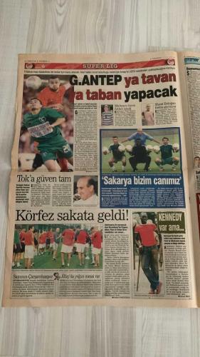 FOTOMAÇ SPOR GAZETESİ - TURKISH NEWSPAPER - DOĞUM GÜNÜ HEDİYESİ  - EKSİKSİZ TAM TAKIM GAZETE -11 EYLÜL 2002 ÇARŞAMBA  FATİH TERİM - BÜLENT KORKMAZ - NİHAT ÖZDEMİR - WERNER LORANT - OĞUZ ÇETİN - SAMET AYBABA - HAKAN ÜNSAL - ARİF ERDEM - ERGÜN PENBE - HASAN ŞAŞ - SERGEN YALÇIN - PASCAL NOUMA - OSCAR CORDOBA - AHMET DURSUN - AHMET YILDIRIM - MİRCEA LUCESCU - İLHAN MANSIZ - YILDIRIM DEMİRÖREN - YAŞAR YALÇIN - SÜLEYMAN GÜLTEKİN  FATİH TERİM: “ARTIK HEDEFİMİZ ŞAMPİYONLAR LİGİ ŞAMPİYONLUĞU” - BÜLENT KORKMAZ: “NE KADAR KUPA VARSA ALACAĞIZ” - FENERBAHÇE’DE KÖSTEBEK İTİRAFI (LORANT: “TAKIMDA KÖSTEBEK VAR”, NİHAT ÖZDEMİR: “FENERBAHÇE’NİN HER YANI KÖSTEBEK”) - TRABZONSPOR’DA SAMET AYBABA: “UYUYAN DEV UYANACAK” - BEŞİKTAŞ’TA LUCESCU: “100. YIL SÖYLEMİ RAKİPLERİMİZİ DAHA ÇOK HIRS LANDIRDI” - PASCAL NOUMA VE AMARAL GÖZTEPE MAÇINA YETİŞİYOR - SERGEN YALÇIN’IN İSTANBULSPOR’A ATTIĞ GOL SEZONUN EN GÜZEL GOLÜ SEÇİLDİ - AHMET DURSUN TAKIMA DÖNÜYOR (KAVAL KEMİĞİ ÖDEMİ GEÇTİ) - İLHAN MANSIZ’IN SAKATLIĞI DEVA