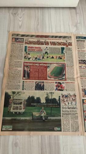 FOTOMAÇ SPOR GAZETESİ - TURKISH NEWSPAPER - DOĞUM GÜNÜ HEDİYESİ  - EKSİKSİZ TAM TAKIM GAZETE -14 EYLÜL 2002 CUMARTESİ  ARİF ERDEM - FELİPE - ALİ AYDIN - FATİH TERİM - WERNER LORANT - OĞUZ ÇETİN - ORTEGA - HAİM REVIVO - WASHINGTON - YUSUF ŞİMŞEK - CEYHUN - RAPAIC - HAKAN BAYRAKTAR - ALİ GÜNEŞ - JOHNSON - SERGEN YALÇIN - PASCAL NOUMA - OSCAR CORDOBA - AMARAL - AHMET DURSUN - AHMET YILDIRIM - MİRCEA LUCESCU - İLHAN MANSIZ - YILDIRIM DEMİRÖREN - YAŞAR YALÇIN - SÜLEYMAN GÜLTEKİN - ŞEVKİ ŞENLEN  GALATASARAY-KOCAELİSPOR 2-0 (ARİF VE FELİPE İLE 30 DAKİKADA MAÇ BİTTİ, CİMBOM YENİDEN LİDER) - ALİ AYDIN’A TRİBÜNDEN PROTESTO - FENERBAHÇE’DE LORANT ELEŞTİRİLERİN HEDEFİNDE (ORTEGA YEDEK, YILDIZLAR KÜSKÜN, “VARLIK İÇİNDE YOKLUK”) - FENERBAHÇE’DE TRANSFERLER OLAY OLDU (ORTEGA 22.5 MİLYON DOLAR, WASHINGTON 6 MİLYON DOLAR, YUSUF VE CEYHUN KENARDA) - LORANT’A TEPKİ: “YANLIŞ KADRO TERCİHLERİYLE TAKIMI ZİRVE YARIŞINDAN UZAKLAŞTIRIYOR” - GALATASARAY’DA TERİM: “AVRUPA’DA ZİRVEYİ HEDEFLİYORUZ” - BEŞİKTAŞ’TA L
