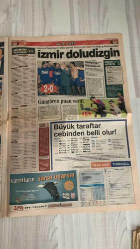 FOTOMAÇ SPOR GAZETESİ - TURKISH NEWSPAPER - DOĞUM GÜNÜ HEDİYESİ  - EKSİKSİZ TAM TAKIM GAZETE -15 EYLÜL 2002 PAZAR  FATİH TERİM - WERNER LORANT - OĞUZ ÇETİN - AZİZ YILDIRIM - ORTEGA - HAİM REVIVO - WASHINGTON - YUSUF ŞİMŞEK - CEYHUN - RAPAIC - HAKAN BAYRAKTAR - ALİ GÜNEŞ - JOHNSON - SERGEN YALÇIN - PASCAL NOUMA - OSCAR CORDOBA - AMARAL - AHMET DURSUN - AHMET YILDIRIM - MİRCEA LUCESCU - İLHAN MANSIZ - ÖZHAN CANAYDIN - BÜLENT KORKMAZ - ERGÜN PENBE - HASAN ŞAŞ - BERKANT GÖKTAN - YAŞAR YALÇIN - SÜLEYMAN GÜLTEKİN - HAYDAR PINARCI - MUSTAFA YALÇIN - ŞEVKİ ŞENLEN  FENERBAHÇE’DE KRİZ (LORANT: “İSTİFAYI DÜŞÜNECEĞİM”, YÖNETİM HOCA İLE YOLLARI AYIRMAK İÇİN DÜŞÜNÜYOR) - FENERBAHÇE MALATYA’YA YENİLDİ (RUHSUZ OYUN, UEFA ÖNCESİ TEHLİKE SİNYALLERİ) - GALATASARAY’DA STAT PROJESİ (ÖZHAN CANAYDIN BELÇİKALI FİRMA İLE ANLAŞTI, İLK KAZMA OCAK’TA) - TERİM: “LOKOMOTİV MOSKOVA’DAN ÇEKİNMİYORUZ, EN İYİ SKORLA DÖNECEĞİZ” - FELİPE: “HAGİ İLE KIYASLANMAK İSTEMİYORUM” - BERKANT: “ASLAN GİBİ YIRTICIYIZ” - MONDRAGON: