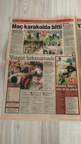 FOTOMAÇ SPOR GAZETESİ - TURKISH NEWSPAPER - DOĞUM GÜNÜ HEDİYESİ  - EKSİKSİZ TAM TAKIM GAZETE -16 EYLÜL 2002 PAZARTESİ  AZİZ YILDIRIM - WERNER LORANT - OĞUZ ÇETİN - SERGEN YALÇIN - PASCAL NOUMA - OSCAR CORDOBA - AMARAL - AHMET DURSUN - AHMET YILDIRIM - MİRCEA LUCESCU - HASAN ŞAŞ - BERKANT GÖKTAN - BÜLENT KORKMAZ - ERGÜN PENBE - YAŞAR YALÇIN - SÜLEYMAN GÜLTEKİN - VAHAP HACIOĞLU - HAYDAR PINARCI - MUSTAFA YALÇIN  AZİZ YILDIRIM’IN İNADI (LORANT’I ISRARLA TUTUYOR, CAMİADA “İSTİFA” SESLERİ YÜKSELİYOR) - FENERBAHÇE’DE KRİZ (MALATYA MAĞLUBİYETİ SONRASI LORANT: “UYUYUP DÜŞÜNECEĞİM, İSTİFA AKLIMDA”) - YÖNETİMİN DESTEĞİ (HAKAN BİLAL KUTLUALP: “ARKANDAYIZ” MESAJI, LORANT SON ŞANSINI SOLNA MAÇINDA KULLANACAK) - BEŞİKTAŞ-GÖZTEPE 2-2 (AHMET DURSUN VE SERGEN’İN GOLLERİNE ERCAN VE ZAFER KARŞILIK VERDİ, LUCESCU: “SORUN SAVUNMADA”) - GALATASARAY’DA TERİM ESTİ GÜRLEDİ (LOKOMOTİV MAÇI ÖNCESİ OYUNCULARA SERT UYARI, AYHAN VE ÜMİT’E FIRÇA) - BERKAY PENBE’DEN TERİM’E SÖZ (“ISPANAK YİYECEĞİM” DİYALOĞU, ANTRENMA