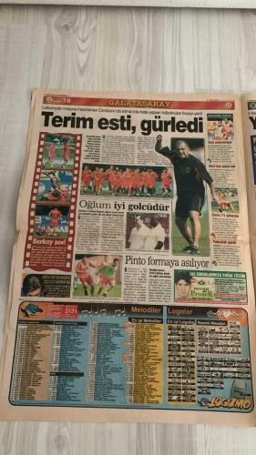 FOTOMAÇ SPOR GAZETESİ - TURKISH NEWSPAPER - DOĞUM GÜNÜ HEDİYESİ  - EKSİKSİZ TAM TAKIM GAZETE -16 EYLÜL 2002 PAZARTESİ  AZİZ YILDIRIM - WERNER LORANT - OĞUZ ÇETİN - SERGEN YALÇIN - PASCAL NOUMA - OSCAR CORDOBA - AMARAL - AHMET DURSUN - AHMET YILDIRIM - MİRCEA LUCESCU - HASAN ŞAŞ - BERKANT GÖKTAN - BÜLENT KORKMAZ - ERGÜN PENBE - YAŞAR YALÇIN - SÜLEYMAN GÜLTEKİN - VAHAP HACIOĞLU - HAYDAR PINARCI - MUSTAFA YALÇIN  AZİZ YILDIRIM’IN İNADI (LORANT’I ISRARLA TUTUYOR, CAMİADA “İSTİFA” SESLERİ YÜKSELİYOR) - FENERBAHÇE’DE KRİZ (MALATYA MAĞLUBİYETİ SONRASI LORANT: “UYUYUP DÜŞÜNECEĞİM, İSTİFA AKLIMDA”) - YÖNETİMİN DESTEĞİ (HAKAN BİLAL KUTLUALP: “ARKANDAYIZ” MESAJI, LORANT SON ŞANSINI SOLNA MAÇINDA KULLANACAK) - BEŞİKTAŞ-GÖZTEPE 2-2 (AHMET DURSUN VE SERGEN’İN GOLLERİNE ERCAN VE ZAFER KARŞILIK VERDİ, LUCESCU: “SORUN SAVUNMADA”) - GALATASARAY’DA TERİM ESTİ GÜRLEDİ (LOKOMOTİV MAÇI ÖNCESİ OYUNCULARA SERT UYARI, AYHAN VE ÜMİT’E FIRÇA) - BERKAY PENBE’DEN TERİM’E SÖZ (“ISPANAK YİYECEĞİM” DİYALOĞU, ANTRENMA