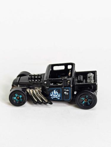 Hot Wheels Bone Shaker Diecast Model Araba