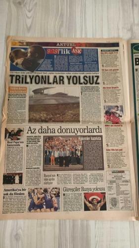 FOTOMAÇ SPOR GAZETESİ - TURKISH NEWSPAPER - DOĞUM GÜNÜ HEDİYESİ  - EKSİKSİZ TAM TAKIM GAZETE -17 EYLÜL 2002 SALI  AZİZ YILDIRIM - WERNER LORANT - OĞUZ ÇETİN - ORTEGA - HAİM REVIVO - WASHINGTON - YUSUF ŞİMŞEK - CEYHUN - RAPAIC - HAKAN BAYRAKTAR - ALİ GÜNEŞ - JOHNSON - SERGEN YALÇIN - PASCAL NOUMA - OSCAR CORDOBA - AMARAL - AHMET DURSUN - AHMET YILDIRIM - MİRCEA LUCESCU - OĞÜN TEMİZKANOĞLU - İSMAİL GÜLDÜREN - BÜLENT KORKMAZ - ERGÜN PENBE - HASAN ŞAŞ - BERKANT GÖKTAN - YAŞAR YALÇIN - SÜLEYMAN GÜLTEKİN - ÖMER ÇAVUŞOĞLU - ABDULLAH ÇEVRİM  TARAFTARIN YÜZDE 90’I LORANT’A GÜVENMİYOR (FENERBAHÇE’DE KAOS, ORTEGA YEDEK, REVIVO MORALSİZ, OĞÜN SAKATLIK ŞOKU) - OĞUZ ÇETİN: “ASIL HEDEF BEN DEĞİLİM” (ATV’DE GERÇEKLERİ AÇIKLADI, YILDIRIM’A DESTEK) - REVIVO’YA ORUÇ İZNİ (DİNİ BAYRAM NEDENİYLE ANTRENMANA KATILMADI) - FENERBAHÇE’DE MORAL ÇÖKÜNTÜSÜ (SOLNA MAÇI ÖNCESİ TAKIMDA İNANÇ KAYBI) - BEŞİKTAŞ-GÖZTEPE 2-2 (AHMET DURSUN VE SERGEN’İN GOLLERİNE ERCAN VE ZAFER KARŞILIK VERDİ, LUCESCU: “SORUN SAVUNMADA”) -
