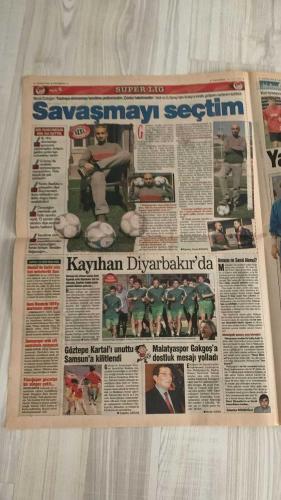 FOTOMAÇ SPOR GAZETESİ - TURKISH NEWSPAPER - DOĞUM GÜNÜ HEDİYESİ  - EKSİKSİZ TAM TAKIM GAZETE -18 EYLÜL 2002 ÇARŞAMBA  FATİH TERİM - WERNER LORANT - OĞUZ ÇETİN - AZİZ YILDIRIM - ORTEGA - WASHINGTON - YUSUF ŞİMŞEK - CEYHUN - RAPAIC - ABDULLAH - OKTAY DERELİOĞLU - SERGEN YALÇIN - PASCAL NOUMA - OSCAR CORDOBA - AMARAL - AHMET DURSUN - AHMET YILDIRIM - MİRCEA LUCESCU - BÜLENT KORKMAZ - ERGÜN PENBE - HASAN ŞAŞ - BERKANT GÖKTAN - İBRAHİM KUTLUAY - DEMET ŞENER - YAŞAR YALÇIN - SÜLEYMAN GÜLTEKİN - NACİ TAMER  GALATASARAY ŞAMPİYONLAR LİGİ’NDE İLK MAÇINA ÇIKIYOR (LOKOMOTİV MOSKOVA DEPLASMANI, MAÇ SAAT 19.00, STAR TV) - TERİM: “MOSKOVA’DAN EN İYİ SKORLA DÖNECEĞİZ” - BERKANT SAKAT, KADRODA YOK - BUSACCA MAÇIN HAKEMİ - FENERBAHÇE’DE SOLNA MAÇI ÖNCESİ KRİTİK KADRO (YUSUF, ABDULLAH, OKTAY VE RAPAİÇ YOK; GENÇ ERMAN VE SEMİH KADRODA) - OĞUZ ÇETİN: “BEN İMPARATORUM, 1 NUMARA OLACAĞIM” (ATV’DE AÇIKLAMALAR, TARAFTARLARDAN TAM NOT) - PASCAL NOUMA: “BENİMLE UĞRAŞMAK TEHLİKELİ OLABİLİR” (GAZETECİLERE GÖZDAĞI)