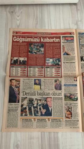 FOTOMAÇ SPOR GAZETESİ - TURKISH NEWSPAPER - DOĞUM GÜNÜ HEDİYESİ  - EKSİKSİZ TAM TAKIM GAZETE -19 EYLÜL 2002 PERŞEMBE  FATİH TERİM - WERNER LORANT - OĞUZ ÇETİN - AZİZ YILDIRIM - ORTEGA - WASHINGTON - YUSUF ŞİMŞEK - CEYHUN - RAPAIC - ABDULLAH - OKTAY DERELİOĞLU - SERGEN YALÇIN - PASCAL NOUMA - OSCAR CORDOBA - AMARAL - AHMET DURSUN - AHMET YILDIRIM - MİRCEA LUCESCU - BÜLENT KORKMAZ - ERGÜN PENBE - HASAN ŞAŞ - BERKANT GÖKTAN - ATİLLA KIYAT - YAŞAR YALÇIN - SÜLEYMAN GÜLTEKİN - ÖMER ÇAVUŞOĞLU  GALATASARAY-LOKOMOTİV MOSKOVA 2-0 (SARR VE ARİF’İN GOLLERİYLE DEPLASMANDA BÜYÜK AVANTAJ, İKİ ŞUT DİREKTEN DÖNDÜ) - GALATASARAY ŞAMPİYONLAR LİGİ’NDE LİDER (GRUPTA İLK MAÇTA 3 PUAN) - FENERBAHÇE’DE LORANT KRİZİ (ABDULLAH, YUSUF, RAPAİÇ VE OKTAY’I PAF TAKIMA GÖNDERMEK İSTEDİ, AZİZ YILDIRIM ENGEL OLDU) - FENERBAHÇE SOLNA MAÇINA KENETLENDİ (FUTBOLCULAR: “BAŞIMIZ DİK DÖNECEĞİZ”) - ORTEGA: “UEFA MAÇINDA ELİMDEN GELENİ YAPACAĞIM” - ATİLLA KIYAT: “YANINDA OLMAYANLAR UNUTULMAYACAK” - OĞUZ ÇETİN’E TRİBÜNLERDEN “İ