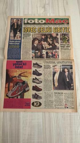 FOTOMAÇ SPOR GAZETESİ - TURKISH NEWSPAPER - DOĞUM GÜNÜ HEDİYESİ  - EKSİKSİZ TAM TAKIM GAZETE -19 EYLÜL 2002 PERŞEMBE  FATİH TERİM - WERNER LORANT - OĞUZ ÇETİN - AZİZ YILDIRIM - ORTEGA - WASHINGTON - YUSUF ŞİMŞEK - CEYHUN - RAPAIC - ABDULLAH - OKTAY DERELİOĞLU - SERGEN YALÇIN - PASCAL NOUMA - OSCAR CORDOBA - AMARAL - AHMET DURSUN - AHMET YILDIRIM - MİRCEA LUCESCU - BÜLENT KORKMAZ - ERGÜN PENBE - HASAN ŞAŞ - BERKANT GÖKTAN - ATİLLA KIYAT - YAŞAR YALÇIN - SÜLEYMAN GÜLTEKİN - ÖMER ÇAVUŞOĞLU  GALATASARAY-LOKOMOTİV MOSKOVA 2-0 (SARR VE ARİF’İN GOLLERİYLE DEPLASMANDA BÜYÜK AVANTAJ, İKİ ŞUT DİREKTEN DÖNDÜ) - GALATASARAY ŞAMPİYONLAR LİGİ’NDE LİDER (GRUPTA İLK MAÇTA 3 PUAN) - FENERBAHÇE’DE LORANT KRİZİ (ABDULLAH, YUSUF, RAPAİÇ VE OKTAY’I PAF TAKIMA GÖNDERMEK İSTEDİ, AZİZ YILDIRIM ENGEL OLDU) - FENERBAHÇE SOLNA MAÇINA KENETLENDİ (FUTBOLCULAR: “BAŞIMIZ DİK DÖNECEĞİZ”) - ORTEGA: “UEFA MAÇINDA ELİMDEN GELENİ YAPACAĞIM” - ATİLLA KIYAT: “YANINDA OLMAYANLAR UNUTULMAYACAK” - OĞUZ ÇETİN’E TRİBÜNLERDEN “İ