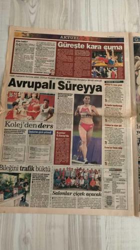 FOTOMAÇ SPOR GAZETESİ - TURKISH NEWSPAPER - DOĞUM GÜNÜ HEDİYESİ  - EKSİKSİZ TAM TAKIM GAZETE -21 EYLÜL 2002 CUMARTESİ  İLHAN MANSIZ - AZİZ YILDIRIM - WERNER LORANT - OĞUZ ÇETİN - ORTEGA - WASHINGTON - YUSUF ŞİMŞEK - CEYHUN - RAPAIC - ABDULLAH - OKTAY DERELİOĞLU - SERGEN YALÇIN - PASCAL NOUMA - OSCAR CORDOBA - AMARAL - AHMET DURSUN - AHMET YILDIRIM - MİRCEA LUCESCU - BÜLENT KORKMAZ - ERGÜN PENBE - HASAN ŞAŞ - BERKANT GÖKTAN - JURGEN TOFT - NİHAT ÖZDEMİR - HALDUN DOMAÇ - HASAN ŞAHİN - VAHAP HACIOĞLU  İLHAN MANSIZ: “DOKTOR KURBANIYIM” (ÜST ÜSTE ÜÇÜNCÜ AMELİYAT, SAĞ DİZİNDE İKİNCİ YIRTIK GÖRÜLMEMİŞ, MENİSKÜS PROBLEMİ) - İLHAN: “FUTBOLU ÇOK ÖZLEDİM, 10 GÜN SONRA TAKIMLA ÇALIŞMALARA BAŞLAYACAĞIM” - JURGEN TOFT: “İLHAN’IN HİÇBİR SUÇU YOK, İLK AMELİYATTA İKİNCİ YIRTIK GÖRÜLMEMİŞ” - LAİLA GECE KULÜBÜ POLEMİĞİ (İLHAN: “DEĞNEKLERLE GİTMEM ABARTILDI, BEN DE NORMAL BİR İNSANIM”) - FENERBAHÇE’DE LORANT KRİZİ (SOLNA MAÇI 3-3, YÖNETİM OPERASYONU GECİKTİRİYOR, BERABERLİKLERDEN TUR ÇIKMAMIŞ) - AZİZ YILD