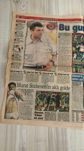 FOTOMAÇ SPOR GAZETESİ - TURKISH NEWSPAPER - DOĞUM GÜNÜ HEDİYESİ  - EKSİKSİZ TAM TAKIM GAZETE -21 EYLÜL 2002 CUMARTESİ  İLHAN MANSIZ - AZİZ YILDIRIM - WERNER LORANT - OĞUZ ÇETİN - ORTEGA - WASHINGTON - YUSUF ŞİMŞEK - CEYHUN - RAPAIC - ABDULLAH - OKTAY DERELİOĞLU - SERGEN YALÇIN - PASCAL NOUMA - OSCAR CORDOBA - AMARAL - AHMET DURSUN - AHMET YILDIRIM - MİRCEA LUCESCU - BÜLENT KORKMAZ - ERGÜN PENBE - HASAN ŞAŞ - BERKANT GÖKTAN - JURGEN TOFT - NİHAT ÖZDEMİR - HALDUN DOMAÇ - HASAN ŞAHİN - VAHAP HACIOĞLU  İLHAN MANSIZ: “DOKTOR KURBANIYIM” (ÜST ÜSTE ÜÇÜNCÜ AMELİYAT, SAĞ DİZİNDE İKİNCİ YIRTIK GÖRÜLMEMİŞ, MENİSKÜS PROBLEMİ) - İLHAN: “FUTBOLU ÇOK ÖZLEDİM, 10 GÜN SONRA TAKIMLA ÇALIŞMALARA BAŞLAYACAĞIM” - JURGEN TOFT: “İLHAN’IN HİÇBİR SUÇU YOK, İLK AMELİYATTA İKİNCİ YIRTIK GÖRÜLMEMİŞ” - LAİLA GECE KULÜBÜ POLEMİĞİ (İLHAN: “DEĞNEKLERLE GİTMEM ABARTILDI, BEN DE NORMAL BİR İNSANIM”) - FENERBAHÇE’DE LORANT KRİZİ (SOLNA MAÇI 3-3, YÖNETİM OPERASYONU GECİKTİRİYOR, BERABERLİKLERDEN TUR ÇIKMAMIŞ) - AZİZ YILD