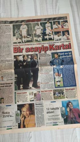FOTOMAÇ SPOR GAZETESİ - TURKISH NEWSPAPER - DOĞUM GÜNÜ HEDİYESİ  - EKSİKSİZ TAM TAKIM GAZETE -21 EYLÜL 2002 CUMARTESİ  İLHAN MANSIZ - AZİZ YILDIRIM - WERNER LORANT - OĞUZ ÇETİN - ORTEGA - WASHINGTON - YUSUF ŞİMŞEK - CEYHUN - RAPAIC - ABDULLAH - OKTAY DERELİOĞLU - SERGEN YALÇIN - PASCAL NOUMA - OSCAR CORDOBA - AMARAL - AHMET DURSUN - AHMET YILDIRIM - MİRCEA LUCESCU - BÜLENT KORKMAZ - ERGÜN PENBE - HASAN ŞAŞ - BERKANT GÖKTAN - JURGEN TOFT - NİHAT ÖZDEMİR - HALDUN DOMAÇ - HASAN ŞAHİN - VAHAP HACIOĞLU  İLHAN MANSIZ: “DOKTOR KURBANIYIM” (ÜST ÜSTE ÜÇÜNCÜ AMELİYAT, SAĞ DİZİNDE İKİNCİ YIRTIK GÖRÜLMEMİŞ, MENİSKÜS PROBLEMİ) - İLHAN: “FUTBOLU ÇOK ÖZLEDİM, 10 GÜN SONRA TAKIMLA ÇALIŞMALARA BAŞLAYACAĞIM” - JURGEN TOFT: “İLHAN’IN HİÇBİR SUÇU YOK, İLK AMELİYATTA İKİNCİ YIRTIK GÖRÜLMEMİŞ” - LAİLA GECE KULÜBÜ POLEMİĞİ (İLHAN: “DEĞNEKLERLE GİTMEM ABARTILDI, BEN DE NORMAL BİR İNSANIM”) - FENERBAHÇE’DE LORANT KRİZİ (SOLNA MAÇI 3-3, YÖNETİM OPERASYONU GECİKTİRİYOR, BERABERLİKLERDEN TUR ÇIKMAMIŞ) - AZİZ YILD
