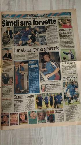 FOTOMAÇ SPOR GAZETESİ - TURKISH NEWSPAPER - DOĞUM GÜNÜ HEDİYESİ  - EKSİKSİZ TAM TAKIM GAZETE -25 EYLÜL 2002 ÇARŞAMBA  FATİH TERİM - WERNER LORANT - OĞUZ ÇETİN - AZİZ YILDIRIM - ORTEGA - WASHINGTON - YUSUF ŞİMŞEK - CEYHUN - RAPAIC - ABDULLAH - OKTAY DERELİOĞLU - SERGEN YALÇIN - PASCAL NOUMA - OSCAR CORDOBA - AMARAL - AHMET DURSUN - AHMET YILDIRIM - MİRCEA LUCESCU - ÜMİT DAVALA - BÜLENT KORKMAZ - ERGÜN PENBE - HASAN ŞAŞ - BERKANT GÖKTAN - LUIS ENRIQUE - PATRICK KLUIVERT - LOUIS VAN GAAL - EROL BULUT - BAHTİYAR UYANIK - HALDUN DOMAÇ - SÜLEYMAN GÜLTEKİN - VAHAP HACIOĞLU  GALATASARAY-BARCELONA 0-2 (ŞAMPİYONLAR LİGİ’NDE İLK YENİLGİ, GOLLER KLUIVERT VE LUIS ENRIQUE’DEN) - TERİM: “HAKEM DE İYİ MAÇ YÖNETMEDİ” - GALATASARAY TARAFTARLARI HAGİ’Yİ ÖZLEMLE ANDI - FENERBAHÇE’DE LORANT KRİZİ (ASBAŞKAN NİHAT ÖZDEMİR: “NANKÖRLÜK KAHRETTİ”, YILDIRIM’IN KARARI BEKLENİYOR) - FENERBAHÇE’DE BEKAR FUTBOLCULAR KAMP İSYANI (EVLİLERLE AYRIM TEPKİ ÇEKTİ) - EROL BULUT YUNANİSTAN’DA: “FENERBAHÇE VE ORTEGA YAKINDAN