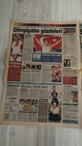 FOTOMAÇ SPOR GAZETESİ - TURKISH NEWSPAPER - DOĞUM GÜNÜ HEDİYESİ  - EKSİKSİZ TAM TAKIM GAZETE -25 EYLÜL 2002 ÇARŞAMBA  FATİH TERİM - WERNER LORANT - OĞUZ ÇETİN - AZİZ YILDIRIM - ORTEGA - WASHINGTON - YUSUF ŞİMŞEK - CEYHUN - RAPAIC - ABDULLAH - OKTAY DERELİOĞLU - SERGEN YALÇIN - PASCAL NOUMA - OSCAR CORDOBA - AMARAL - AHMET DURSUN - AHMET YILDIRIM - MİRCEA LUCESCU - ÜMİT DAVALA - BÜLENT KORKMAZ - ERGÜN PENBE - HASAN ŞAŞ - BERKANT GÖKTAN - LUIS ENRIQUE - PATRICK KLUIVERT - LOUIS VAN GAAL - EROL BULUT - BAHTİYAR UYANIK - HALDUN DOMAÇ - SÜLEYMAN GÜLTEKİN - VAHAP HACIOĞLU  GALATASARAY-BARCELONA 0-2 (ŞAMPİYONLAR LİGİ’NDE İLK YENİLGİ, GOLLER KLUIVERT VE LUIS ENRIQUE’DEN) - TERİM: “HAKEM DE İYİ MAÇ YÖNETMEDİ” - GALATASARAY TARAFTARLARI HAGİ’Yİ ÖZLEMLE ANDI - FENERBAHÇE’DE LORANT KRİZİ (ASBAŞKAN NİHAT ÖZDEMİR: “NANKÖRLÜK KAHRETTİ”, YILDIRIM’IN KARARI BEKLENİYOR) - FENERBAHÇE’DE BEKAR FUTBOLCULAR KAMP İSYANI (EVLİLERLE AYRIM TEPKİ ÇEKTİ) - EROL BULUT YUNANİSTAN’DA: “FENERBAHÇE VE ORTEGA YAKINDAN