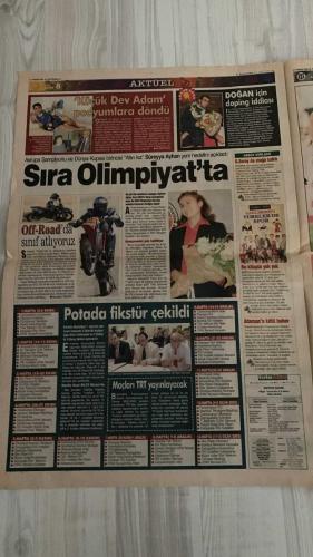 FOTOMAÇ SPOR GAZETESİ - TURKISH NEWSPAPER - DOĞUM GÜNÜ HEDİYESİ  - EKSİKSİZ TAM TAKIM GAZETE -26 EYLÜL 2002 PERŞEMBE  FATİH TERİM - WERNER LORANT - OĞUZ ÇETİN - AZİZ YILDIRIM - ORTEGA - WASHINGTON - YUSUF ŞİMŞEK - CEYHUN - RAPAIC - ABDULLAH - OKTAY DERELİOĞLU - SERGEN YALÇIN - PASCAL NOUMA - OSCAR CORDOBA - AMARAL - AHMET DURSUN - AHMET YILDIRIM - MİRCEA LUCESCU - ÜMİT DAVALA - BÜLENT KORKMAZ - ERGÜN PENBE - HASAN ŞAŞ - BERKANT GÖKTAN - İLHAN MANSIZ - VAHAP HACIOĞLU - SÜLEYMAN GÜLTEKİN - HALDUN DOMAÇ - YILDIRIM ÜNVERDİ - OSMAN ASLAN  GALATASARAY-BARCELONA SONRASI TERİM ÇOK SERT (YILDIZLARI KESİYOR, İSTANBULSPOR MAÇINDA FARKLI KADRO) - TERİM: “TESLİMİYETÇİ RUH YOK, EN İYİ SAVUNMA HÜCUMDUR” - ÜMİT DAVALA ORTA SAHADA, SARR SAĞ KANATTA - BARCELONA’DA RİQUELME YOK (SAKATLIK, İSTANBUL’A GETİRİLMEDİ) - VAN GAAL: “GALATASARAY GRUBUN EN FORMDA TAKIMI” - KLUIVERT: “BU MAÇ ERKEN FİNAL, KAZANAN TURU GARANTİLER” - BEŞİKTAŞ’TA JAPON HAYRANLIĞI (İLHAN MANSIZ ANTRENMANDA JAPON KIZLARIN İLGİSİ) - BEŞİK