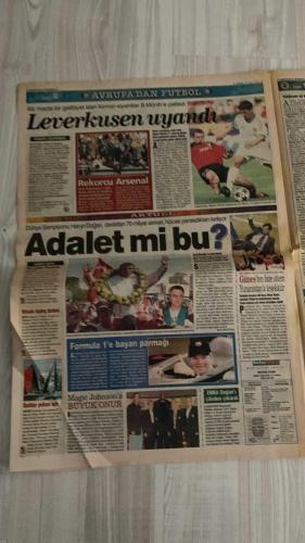 FOTOMAÇ SPOR GAZETESİ - TURKISH NEWSPAPER - DOĞUM GÜNÜ HEDİYESİ  - EKSİKSİZ TAM TAKIM GAZETE -29 EYLÜL 2002 PAZAR  FATİH TERİM - WERNER LORANT - OĞUZ ÇETİN - AZİZ YILDIRIM - ORTEGA - WASHINGTON - YUSUF ŞİMŞEK - CEYHUN - RAPAIC - ABDULLAH - OKTAY DERELİOĞLU - SERGEN YALÇIN - PASCAL NOUMA - OSCAR CORDOBA - AMARAL - AHMET DURSUN - ALİ EREN - AHMET YILDIRIM - MİRCEA LUCESCU - BÜLENT KORKMAZ - ÜMİT KARAN - ÜMİT DAVALA - HASAN ŞAŞ - BERKANT GÖKTAN - ELVIR BALİÇ - LUIS ENRIQUE - PATRICK KLUIVERT - VAHAP HACIOĞLU - SÜLEYMAN GÜLTEKİN - HAYDAR PINARCI - DENİZ DERİNSU  BEŞİKTAŞ-ANKARAGÜCÜ 1-0 (174 GÜNLÜK DEPLASMAN HASRETİ BİTTİ, GOL AHMET DURSUN’DAN, MAÇIN ADAMI ALİ EREN) - CORDOBA BAŞARILI, PANCU İLE AHMET DURSUN UYUMLU - GALATASARAY-İSTANBULSPOR 2-0 (BÜLENT VE ÜMİT KARAN’IN GOLLERİYLE GALİBİYET, ARİF VE FELİPE KULÜBEDE) - HASAN ŞAŞ: “AKLIM KARİŞIK DEĞİL, SADECE YORGUNUM” - TERİM HASAN’I KENARA ALDI, HATALARINI ANINDA UYARDI - BATISTA ORTA SAHADA İSTİKRAR SEMBOLÜ - ELVIR BALİÇ İSTANBULSPOR MAÇIN