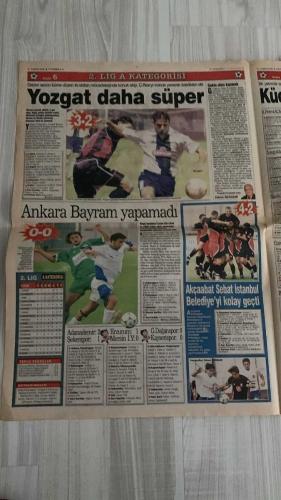 FOTOMAÇ SPOR GAZETESİ - TURKISH NEWSPAPER - DOĞUM GÜNÜ HEDİYESİ  - EKSİKSİZ TAM TAKIM GAZETE -30 EYLÜL 2002 PAZARTESİ  FATİH TERİM - WERNER LORANT - OĞUZ ÇETİN - AZİZ YILDIRIM - ORTEGA - WASHINGTON - YUSUF ŞİMŞEK - CEYHUN - RAPAIC - ABDULLAH - OKTAY DERELİOĞLU - SERGEN YALÇIN - PASCAL NOUMA - OSCAR CORDOBA - AMARAL - AHMET DURSUN - AHMET YILDIRIM - MİRCEA LUCESCU - ÜMİT KARAN - BÜLENT KORKMAZ - ÜMİT DAVALA - HASAN ŞAŞ - BERKANT GÖKTAN - ELVIR BALİÇ - MONDRAGON - BATISTA - HAKAN ÜNSAL - YAŞAR YALÇIN - SÜLEYMAN GÜLTEKİN - VAHAP HACIOĞLU - GÖKMEN ÖZDENAK  FENERBAHÇE-ELAZIĞSPOR 4-2 (GOLLER JOHNSON 2, ORTEGA VE GENÇ TUNCAY’DAN, HAKEM İSMET ARZUMAN PENALTI VERMEDİ, TRİBÜNLER ÇILDIRDI) - GALATASARAY’DA BRUGGE MAÇI ÖNCESİ HAZIRLIKLAR (TERİM: “HER ŞEYE YENİDEN BAŞLAMAK İÇİN ÇOK ÖNEMLİ”) - ELVIR BALİÇ İSTANBULSPOR MAÇINDA PARLADI (KORNERDEN GOL PASI, TERİM: “ÇOK ÇALIŞIYOR”) - ÜMİT KARAN: “BRUGGE MAÇINDA GOL ATACAĞIM” - BATISTA VE MONDRAGON TERİM’İN VAZGEÇİLMEZLERİ (8 MAÇTA 90 DAKİKA) - HAKAN ÜNS