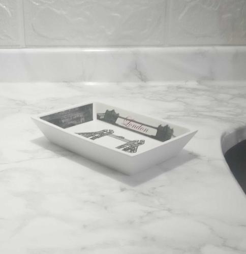 LONDRA MODEL SABUNLUK  POLİRESİN13X9X2CM BANYO SETİ