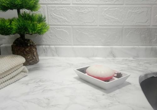 LONDRA MODEL SABUNLUK  POLİRESİN13X9X2CM BANYO SETİ