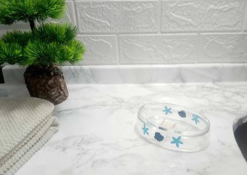 SABUNLUK BENEKLİ DESEN AKRİLİK 13X7X3CM BANYO SETİ