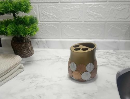 DİŞ FIRÇALIK ALTIN PUANLI POLİRESİN 9X9X10CM BANYO SETİ
