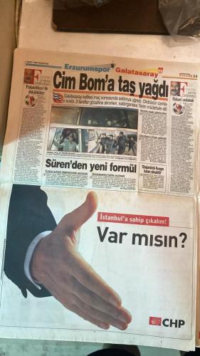 FANATİK SPOR GAZETESİ - TURKISH NEWSPAPER - DOĞUM GÜNÜ HEDİYESİ  - EKSİKSİZ TAM TAKIM GAZETE - 1 MART 1999 - SAYI: 1198 - İSMET TONGO - OSMAN TANBURACI - METİN TÜKENMEZ - YALÇIN DUMER - MEHMET YILMAZ - NECİL ÜLGEN - CAN UYGUR - NECATİ BİLGİÇ - ENGİN VEREL - CEMİL TURAN - EROL DEMİRKOL - RAHMAN SAĞIROĞLU - BÜNYAMİN OSMAN - GERÇEK SPOR GAZETESİ - FANATİK - BU VATAN HEPİMİZİN - ASLAN DADAŞ’I BURAK’LA VURDU - İSTANBUL BERABERLİĞİNİ TELAFİ ETTİ - KORKU DAĞLARI BEKLEMEDİ - PALANDÖKEN’DE DÖKÜLDÜLER - HAKAN’I ANLAMAK - KAZASIZ BELASIZ - FENER ZİRVEDEN DÜŞTÜ - ÇULCU’NUN BERABERLİĞİ - ZORLU HAFTALARIN İKİNCİSİ - TEKMEYİ VURDU ATILDI - FENER ERİYOR - KANARYA’YA YAKIŞMADI - BEKLENMEYEN SONUÇ - BU FUTBOLLA BU KADAR - TRABZONSPOR’DA KARA BULUTLAR - VANSpor ZİRVEYE KURULDU - TÜRKİYE JOKEY KULÜBÜ’NÜN YENİ BAŞKANI Ö.FARUK GİRGİN - ASLAN’A DUR DURAK YOK - ÇIKARIN HEMEN O KRAMPONLARI - TAFFAREL KALESİNDE DEVLEŞTİ - BÜLENT LİBERO OLDU - ERGÜN ŞANSI KULLANAMADI - ARİF VASATI AŞAMADI - KAZANMA ARZUSU TÜKENM