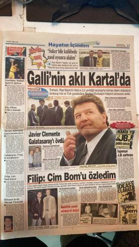FANATİK SPOR GAZETESİ - TURKISH NEWSPAPER - DOĞUM GÜNÜ HEDİYESİ  - EKSİKSİZ TAM TAKIM GAZETE - 2 MART 1999 - SAYI: 1199 - İSMET TONGO - OSMAN TANBURACI - METİN TÜKENMEZ - YALÇIN DUMER - NECİL ÜLGEN - CAN UYGUR - MEHMET YILMAZ - YUSUF DURSUN - YALÇIN TÜRK - CÜNEYT KARAKAYA - BÜNYAMİN OSMAN - GERÇEK SPOR GAZETESİ - FANATİK - BU VATAN HEPİMİZİN - ALİ SAMİ YEN’DE OLAĞANÜSTÜ HAL - TERİM-LÖW DÜELLOSU - TOSHACK’İN AKLI KARTAL’DA - BASKETBOLDA 5 AVRUPA SINAVI - UEFA’DA ÇEYREK FİNAL HEYECANI - PASTACI TIRPAN HOCA OLDU - TRABZON’DA DEPREM - SÜMER DE GİDİYOR - JET-PA OYUNU - FENER’İN KREDİSİ BİTTİ - ASLAN’DA SEÇİM 1 MAYIS’TA - CİM BOM MUCİZESİ - HAGİ’YE TERAPİ - POPESCU ENDİŞESİ - BİR GOLE BEŞ PUAN - YILMADILAR SAVAŞTILAR - LİDERLİK ERZURUM’DAN GEÇİYOR - SARIGÜL’E PLAKET - FENERBAHÇE SEFERBERLİĞİ - DOPİNG KONTROLÜ - TUGAY TAM DÜZELMEDİ - BURAK BİR VURDU PİR VURDU - ATİLLA DONAT İSTİFA ETTİ - TRABZONSPOR - GALATASARAY - FENERBAHÇE - BEŞİKTAŞ - KOCAELİSPOR - ALTAY - ADANASPOR - KARABÜKSPOR - BURSAS