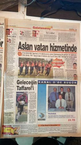 FANATİK SPOR GAZETESİ - TURKISH NEWSPAPER - DOĞUM GÜNÜ HEDİYESİ  - EKSİKSİZ TAM TAKIM GAZETE - 3 MART 1999 - SAYI: 1200 - AKTÜRK - ÜNAL - GORDON MİLNE - KEVİN CAMPBELL - RAHMAN SAĞIROĞLU - YUSUF DURSUN - CÜNEYT KARAKAYA - GERÇEK SPOR GAZETESİ - FANATİK - BU VATAN HEPİMİZİN - AKTÜRK’TEN TRABZONSPOR İSTİFASI - CAMPBELL SALONA KAPANDI - CİM BOM FENER’İ GEÇTİ - EFES PİLSEN 73-58 CSKA - FENERBAHÇE 81-89 REAL MADRİD - ZALGİRİS 76-62 ÜLKERSPOR - GALATASARAY BAYANLAR 92 - DOSTLUĞA ÇAĞRI - FUTBOLCULARIN NOTLARI - BABACAN’IN İNCELEMESİ - HEMOFARM 61-67 TOFAŞ (SAPORTA KUPASI) - MOLDOVAN YİNE FEDAKÂRLIK YAPTI - DOĞU’DA TERÖRE ENGEL - HAKEMLERE DESTEK - BEŞİKTAŞ İŞİ BİTİRECEK - DEV MAÇA GÜN KALDI - TRABZONSPOR - GALATASARAY - FENERBAHÇE - BEŞİKTAŞ - KOCAELİSPOR - ALTAY - ADANASPOR - KARABÜKSPOR - BURSASPOR - ANTALYASPOR - SAKARYASPOR - ERZURUMSPOR - GENÇLERBİRLİĞİ - SAMSUNSPOR - ANKARAGÜCÜ - ERZURUMSPOR 0-1 GALATASARAY - KARABÜKSPOR 0-0 FENERBAHÇE - BEŞİKTAŞ 2-1 BURSASPOR - ALTAY 1-0 ANKARAGÜCÜ - A