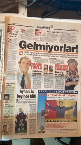 FANATİK SPOR GAZETESİ - TURKISH NEWSPAPER - DOĞUM GÜNÜ HEDİYESİ  - EKSİKSİZ TAM TAKIM GAZETE - 4 MART 1999 - SAYI: 1201 - MEHMET GENÇ - EROL DEMİRKOL - RAHMAN SAĞIROĞLU - YUSUF DURSUN - NECİL ÜLGEN - CÜNEYT KARAKAYA - OĞUZ DİZER - TEMEL ÖZALAR - GERÇEK SPOR GAZETESİ - FANATİK - BU VATAN HEPİMİZİN - BEŞİKTAŞ’TA VOGTS VE FELDKAMP RED - TRABZONSPOR’DA KRİZ - DERBİ MECLİS’İ KARIŞTIRDI - ULUSOY’DAN MESAJ VAR - BAKANLAR DERBİYİ YORUMLADI - TAFFAREL İDMANDA - KANARYA ŞEN ŞAKRAK - BEŞİKTAŞLILAR GÜLÜYOR - CIM BOM’DAN GOL PROVASI - FENER’E BAŞKAN MORALİ - GÜREŞÇİ ŞEREF’TEN FUTBOL ŞOV - TOSHACK REAL MADRİD’DE BERABER - BASKETBOLDA RÖVANŞ GÜNÜ - HAKAN ŞÜKÜR: BU KAVGA NE DİYE - FAIR-PLAY ÇAĞRISI - ‘BEN HİÇ DEĞİŞMEDİM’ - CİM BOM MORALLİ - FLORYA’DA GOL YAĞMURU - B.HAKAN FIRTINA GİBİ - POPESCU’LU ROMANYA GALİP - TRABZONSPOR - GALATASARAY - FENERBAHÇE - BEŞİKTAŞ - KOCAELİSPOR - ALTAY - ADANASPOR - KARABÜKSPOR - BURSASPOR - ANTALYASPOR - SAKARYASPOR - ERZURUMSPOR - GENÇLERBİRLİĞİ - SAMSUNSPOR - ANKARAG