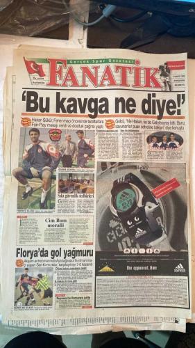 FANATİK SPOR GAZETESİ - TURKISH NEWSPAPER - DOĞUM GÜNÜ HEDİYESİ  - EKSİKSİZ TAM TAKIM GAZETE - 4 MART 1999 - SAYI: 1201 - MEHMET GENÇ - EROL DEMİRKOL - RAHMAN SAĞIROĞLU - YUSUF DURSUN - NECİL ÜLGEN - CÜNEYT KARAKAYA - OĞUZ DİZER - TEMEL ÖZALAR - GERÇEK SPOR GAZETESİ - FANATİK - BU VATAN HEPİMİZİN - BEŞİKTAŞ’TA VOGTS VE FELDKAMP RED - TRABZONSPOR’DA KRİZ - DERBİ MECLİS’İ KARIŞTIRDI - ULUSOY’DAN MESAJ VAR - BAKANLAR DERBİYİ YORUMLADI - TAFFAREL İDMANDA - KANARYA ŞEN ŞAKRAK - BEŞİKTAŞLILAR GÜLÜYOR - CIM BOM’DAN GOL PROVASI - FENER’E BAŞKAN MORALİ - GÜREŞÇİ ŞEREF’TEN FUTBOL ŞOV - TOSHACK REAL MADRİD’DE BERABER - BASKETBOLDA RÖVANŞ GÜNÜ - HAKAN ŞÜKÜR: BU KAVGA NE DİYE - FAIR-PLAY ÇAĞRISI - ‘BEN HİÇ DEĞİŞMEDİM’ - CİM BOM MORALLİ - FLORYA’DA GOL YAĞMURU - B.HAKAN FIRTINA GİBİ - POPESCU’LU ROMANYA GALİP - TRABZONSPOR - GALATASARAY - FENERBAHÇE - BEŞİKTAŞ - KOCAELİSPOR - ALTAY - ADANASPOR - KARABÜKSPOR - BURSASPOR - ANTALYASPOR - SAKARYASPOR - ERZURUMSPOR - GENÇLERBİRLİĞİ - SAMSUNSPOR - ANKARAG