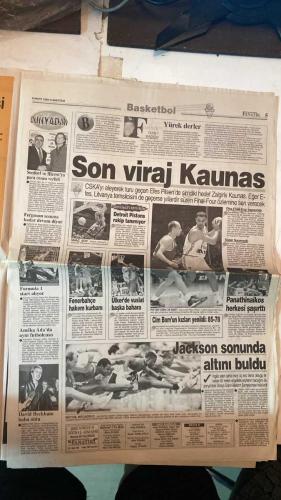FANATİK SPOR GAZETESİ - TURKISH NEWSPAPER - DOĞUM GÜNÜ HEDİYESİ  - EKSİKSİZ TAM TAKIM GAZETE - 6 MART 1999 - SAYI: 1203 - MESUT YILMAZ - RAHMAN SAĞIROĞLU - OSMAN TANBURACI - DOĞAN BABACAN - NECİL ÜLGEN - CÜNEYT KARAKAYA - GERÇEK SPOR GAZETESİ - FANATİK - BU VATAN HEPİMİZİN - FENER HAKAN’A ÖNLEM ALSIN - BERABERLİK İKİ TAKIMI DA ÜZMEZ - TARAFTAR SOĞUKKANLI OLSUN - VE KAPILAR KAPANDI - DERBİ ERDEMİR’İN - BİLETLER KAPIŞILDI - TRABZON BÖYLE GÜZEL - UNAL İÇİN OYNADILAR - YETER Kİ FUTBOL OLSUN - KAVGA DEĞİL MAÇ - YENEN SADECE AVANTAJLI - RÜŞTÜ MEYDAN OKUDU - BÜLENT KORKMAZ: TAHTI BIRAKMAYIZ - HAGİ’NİN AKH ÇOCUĞUNDA - GÜROL’A GÜVENOYU - UFUK’UN ÜZÜNTÜSÜ - BÜLENT’E FORMA DOPİNGİ - EMRE’NİN SIRRI - STRATEJİK SAVAŞ - DÜĞÜM MAÇI OLAMAZ - POPESCU’LU ROMANYA GALİP - TRABZONSPOR - GALATASARAY - FENERBAHÇE - BEŞİKTAŞ - KOCAELİSPOR - ALTAY - ADANASPOR - KARABÜKSPOR - BURSASPOR - ANTALYASPOR - SAKARYASPOR - ERZURUMSPOR - GENÇLERBİRLİĞİ - SAMSUNSPOR - ANKARAGÜCÜ - TRABZONSPOR 3-1 ERZURUMSPOR - BEŞİKTAŞ V