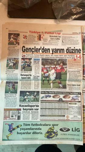 FANATİK SPOR GAZETESİ - TURKISH NEWSPAPER - DOĞUM GÜNÜ HEDİYESİ  - EKSİKSİZ TAM TAKIM GAZETE - 8 MART 1999 - SAYI: 1205 - RAHMAN SAĞIROĞLU - MEHMET GENÇ - NECİL ÜLGEN - CÜNEYT KARAKAYA - GERÇEK SPOR GAZETESİ - FANATİK - BU VATAN HEPİMİZİN - CİM BOM EZDİ GEÇTİ - HAKAN ŞÜKÜR SÖZÜNÜ TUTTU - MESUT YILMAZ: FENER HAKAN’A ÖNLEM ALSIN - TRABZON BÖYLE GÜZEL - UNAL İÇİN OYNADILAR - NE OLUR BİZİ AFFEDİN - HESABIMIZ TUTMADI - ŞİMDİ HEDEF FİNAL - YÜZLER GÜLMÜYOR - FULYA’DA CEZA İDMANI - FUTBOLCULARA CEZA GELİYOR - TRABZONSPOR - GALATASARAY - FENERBAHÇE - BEŞİKTAŞ - KOCAELİSPOR - ALTAY - ADANASPOR - KARABÜKSPOR - BURSASPOR - ANTALYASPOR - SAKARYASPOR - ERZURUMSPOR - GENÇLERBİRLİĞİ - SAMSUNSPOR - ANKARAGÜCÜ - GALATASARAY 2-0 FENERBAHÇE - TRABZONSPOR 3-1 ERZURUMSPOR - KARABÜKSPOR 1-6 GENÇLERBİRLİĞİ - ANTALYASPOR 4-2 ALTAY - SAMSUNSPOR 2-0 ADANASPOR - BEŞİKTAŞ VS KOCAELİSPOR - SAKARYASPOR VS İSTANBULSPOR - ANKARAGÜCÜ VS BURSASPOR - Ç.DARDANEL VS GAZİANTEPSPOR