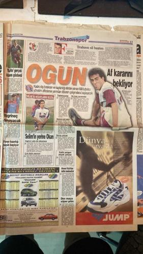FANATİK SPOR GAZETESİ - TURKISH NEWSPAPER - DOĞUM GÜNÜ HEDİYESİ  - EKSİKSİZ TAM TAKIM GAZETE - 8 MART 1999 - SAYI: 1205 - RAHMAN SAĞIROĞLU - MEHMET GENÇ - NECİL ÜLGEN - CÜNEYT KARAKAYA - GERÇEK SPOR GAZETESİ - FANATİK - BU VATAN HEPİMİZİN - CİM BOM EZDİ GEÇTİ - HAKAN ŞÜKÜR SÖZÜNÜ TUTTU - MESUT YILMAZ: FENER HAKAN’A ÖNLEM ALSIN - TRABZON BÖYLE GÜZEL - UNAL İÇİN OYNADILAR - NE OLUR BİZİ AFFEDİN - HESABIMIZ TUTMADI - ŞİMDİ HEDEF FİNAL - YÜZLER GÜLMÜYOR - FULYA’DA CEZA İDMANI - FUTBOLCULARA CEZA GELİYOR - TRABZONSPOR - GALATASARAY - FENERBAHÇE - BEŞİKTAŞ - KOCAELİSPOR - ALTAY - ADANASPOR - KARABÜKSPOR - BURSASPOR - ANTALYASPOR - SAKARYASPOR - ERZURUMSPOR - GENÇLERBİRLİĞİ - SAMSUNSPOR - ANKARAGÜCÜ - GALATASARAY 2-0 FENERBAHÇE - TRABZONSPOR 3-1 ERZURUMSPOR - KARABÜKSPOR 1-6 GENÇLERBİRLİĞİ - ANTALYASPOR 4-2 ALTAY - SAMSUNSPOR 2-0 ADANASPOR - BEŞİKTAŞ VS KOCAELİSPOR - SAKARYASPOR VS İSTANBULSPOR - ANKARAGÜCÜ VS BURSASPOR - Ç.DARDANEL VS GAZİANTEPSPOR