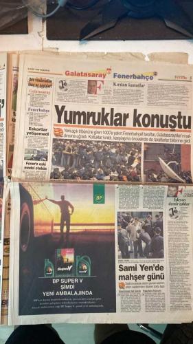 FANATİK SPOR GAZETESİ - TURKISH NEWSPAPER - DOĞUM GÜNÜ HEDİYESİ  - EKSİKSİZ TAM TAKIM GAZETE - 8 MART 1999 - SAYI: 1205 - RAHMAN SAĞIROĞLU - MEHMET GENÇ - NECİL ÜLGEN - CÜNEYT KARAKAYA - GERÇEK SPOR GAZETESİ - FANATİK - BU VATAN HEPİMİZİN - CİM BOM EZDİ GEÇTİ - HAKAN ŞÜKÜR SÖZÜNÜ TUTTU - MESUT YILMAZ: FENER HAKAN’A ÖNLEM ALSIN - TRABZON BÖYLE GÜZEL - UNAL İÇİN OYNADILAR - NE OLUR BİZİ AFFEDİN - HESABIMIZ TUTMADI - ŞİMDİ HEDEF FİNAL - YÜZLER GÜLMÜYOR - FULYA’DA CEZA İDMANI - FUTBOLCULARA CEZA GELİYOR - TRABZONSPOR - GALATASARAY - FENERBAHÇE - BEŞİKTAŞ - KOCAELİSPOR - ALTAY - ADANASPOR - KARABÜKSPOR - BURSASPOR - ANTALYASPOR - SAKARYASPOR - ERZURUMSPOR - GENÇLERBİRLİĞİ - SAMSUNSPOR - ANKARAGÜCÜ - GALATASARAY 2-0 FENERBAHÇE - TRABZONSPOR 3-1 ERZURUMSPOR - KARABÜKSPOR 1-6 GENÇLERBİRLİĞİ - ANTALYASPOR 4-2 ALTAY - SAMSUNSPOR 2-0 ADANASPOR - BEŞİKTAŞ VS KOCAELİSPOR - SAKARYASPOR VS İSTANBULSPOR - ANKARAGÜCÜ VS BURSASPOR - Ç.DARDANEL VS GAZİANTEPSPOR