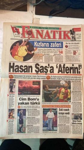FANATİK SPOR GAZETESİ - TURKISH NEWSPAPER - DOĞUM GÜNÜ HEDİYESİ  - EKSİKSİZ TAM TAKIM GAZETE - 12 MART 1999 - SAYI: 1209 - TAYLAN UYGUR - ULVİ GÜVENEROĞLU - ATIF KEÇECİ - YEMEN EKŞİOĞLU - CENGİZ KAPTAN - OĞUZ DİZER - RAHMAN SAĞIROĞLU - GERÇEK SPOR GAZETESİ - FANATİK - BU VATAN HEPİMİZİN - HASAN ŞAŞ DOPİNG ŞOKU - FİNALİN ADI GALATASARAY-BEŞİKTAŞ - KARTAL RÖVANŞTA ANKARAGÜCÜ’NÜ GEÇTİ - TARAFTARIN KIZGINLIĞI GEÇMEDİ - TRABZON TETİKTE - HAKEMLERİN GÖREV DAĞILIMI - GALATASARAY BAYAN BASKETBOL TAKIMI FİNAL FOUR’DA - BU BİR DEVRİMDİR - HASAN ŞAŞ’A AFERİN İLACI - FATİH TERİM DUBLE DİYOR - CİM BOM’U YAKAN TÜRKÜ - FİŞEKLERİ SAYDILAR - GALATASARAY’A CEZA YOK - TOLGA TUĞSAVUL İCRA TAKİBİ - RAPOR KÖLN’DEN GELDİ - ADNAN POLAT’A FUTBOLCU DESTEĞİ - TRABZONSPOR - GALATASARAY - FENERBAHÇE - BEŞİKTAŞ - KOCAELİSPOR - ALTAY - ADANASPOR - KARABÜKSPOR - BURSASPOR - ANTALYASPOR - SAKARYASPOR - ERZURUMSPOR - GENÇLERBİRLİĞİ - SAMSUNSPOR - ANKARAGÜCÜ - GALATASARAY 2-1 SAKARYASPOR (KUPA) - BEŞİKTAŞ 2-0 ANKARAGÜCÜ