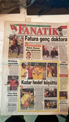 FANATİK SPOR GAZETESİ - TURKISH NEWSPAPER - DOĞUM GÜNÜ HEDİYESİ  - EKSİKSİZ TAM TAKIM GAZETE - 13 MART 1999 - SAYI: 1210 - HASAN ŞAŞ - ERROL DEMİRKOL - HALUK ULUSOY - FATİH TERİM - SERHAN KURTULMUŞ - BURHAN USLU - YANAL DÜRÜST - OĞUZ DİZER - CENGİZ KAPTAN - RAHMAN SAĞIROĞLU - MURAT AKBAŞ - GERÇEK SPOR GAZETESİ - FANATİK - BU VATAN HEPİMİZİN - HASAN ŞAŞ: DOKTOR KURBANIYIM - FENER: KREDİMİZ VAR - LÖW: GALATASARAY STRES ALTINDA - MURAT YAKIN: KARAR LÖW’ÜN - GORDON MİLNE’NİN HEDEFİ 3 PUAN - FENERBAHÇE-TRABZON KADIKÖY’DE KAPIŞIYOR - BURSASPOR’UN HASRETİ SONA ERDİ - BEŞİKTAŞLI YASİN’DEN HAYAT VEREN GOL - ARTIK RİSKE GİRECEĞİZ - POTADA SÜPER DERBİ: FENERBAHÇE-GALATASARAY - FATURA GENÇ DOKTORA - HALUK ULUSOY: SUÇ SAKLANMAZ - TERİM: BİZDE DOPİNG OLMAZ - DEFANS UYARILDI - HAGİ’NİN HIRSİ - AŞKIN DAVASI 18 MART’TA - KIZLAR HEDEF BÜYÜTTÜ: AVRUPA ŞAMPİYONLUĞU - ŞAMPİYONLUKLARIN ABONESİ GALATASARAY BAYAN BASKETBOL TAKIMI - MEMNUN YENİ HEDEFİ ÇİZDİ - FEDERASYON’A SİTEM - TERİM’DEN KUTLAMA - SÜPER PRİM